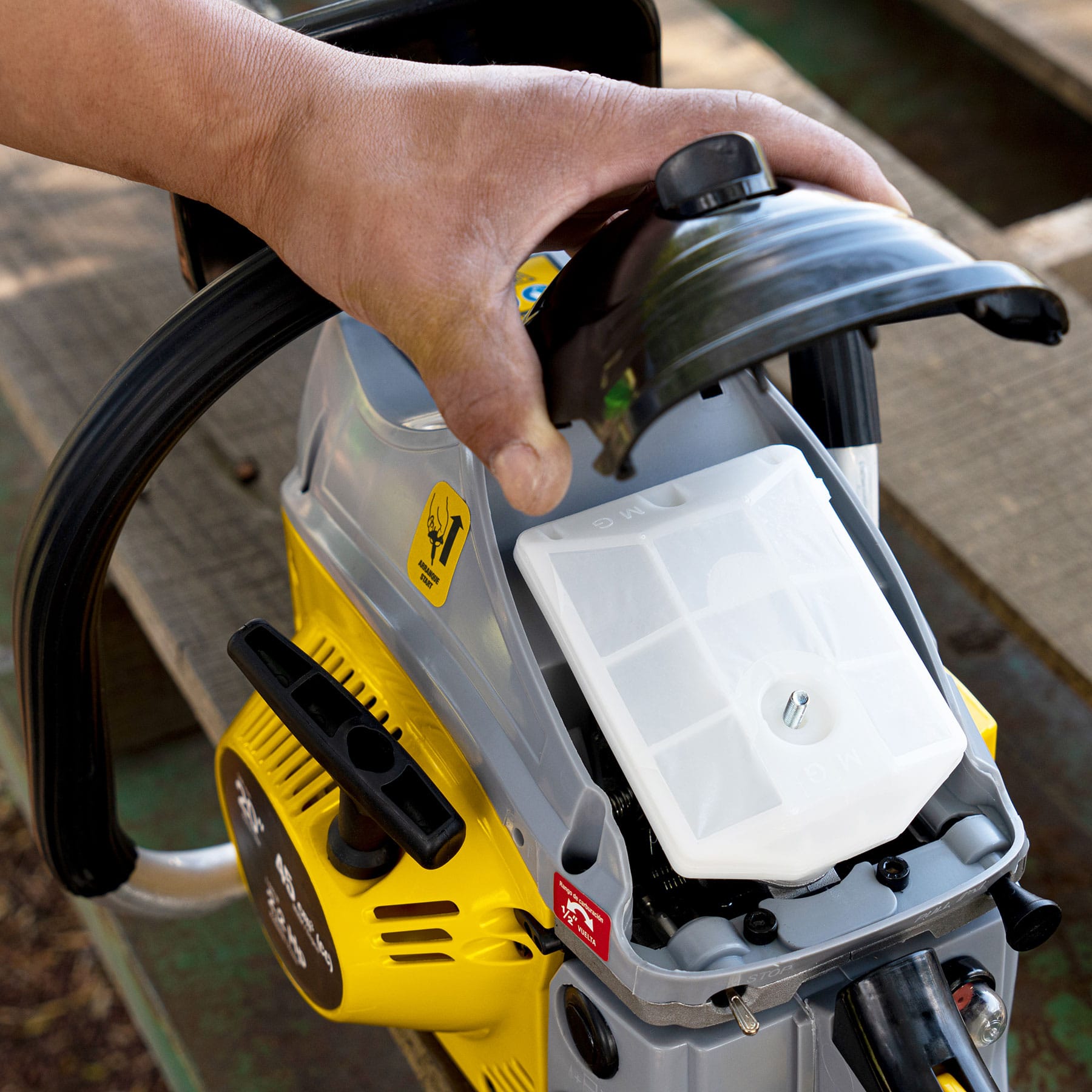 Motosierra 45 cc a gasolina con barra de 20", Pretul - 26015